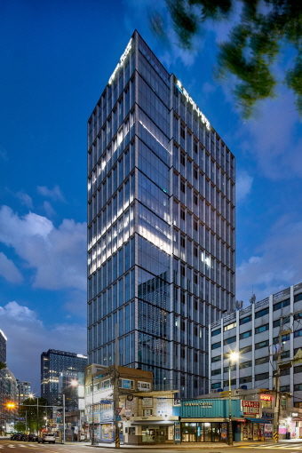 CIGNA TOWER OFFICE BUILDING